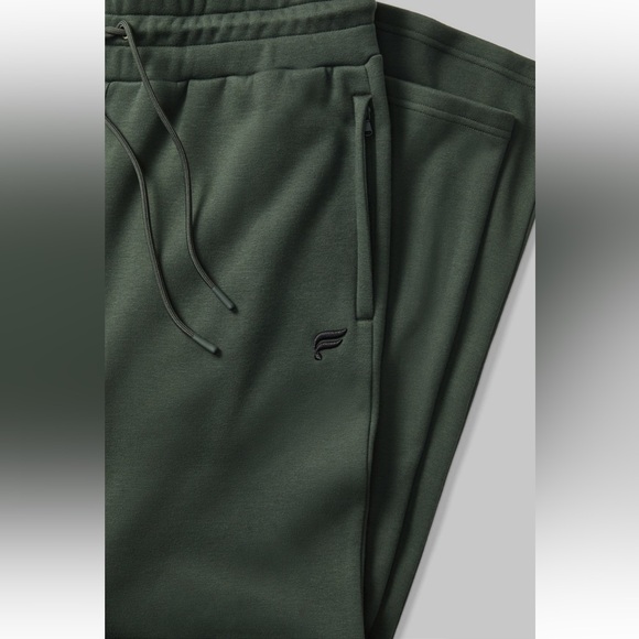 Fabletics Dark Green Sweatpants - Picture 1 of 4